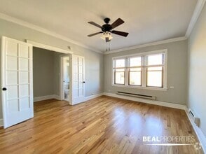 Building Photo - 4737 N Hermitage Ave