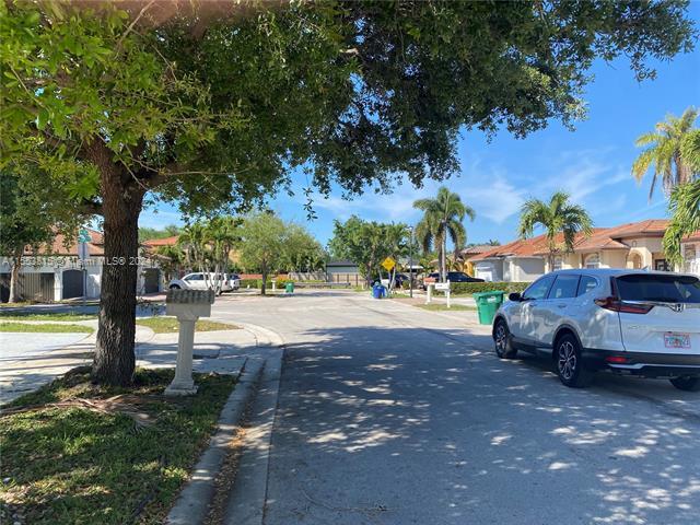 Foto del edificio - 20009 NW 80th Ave