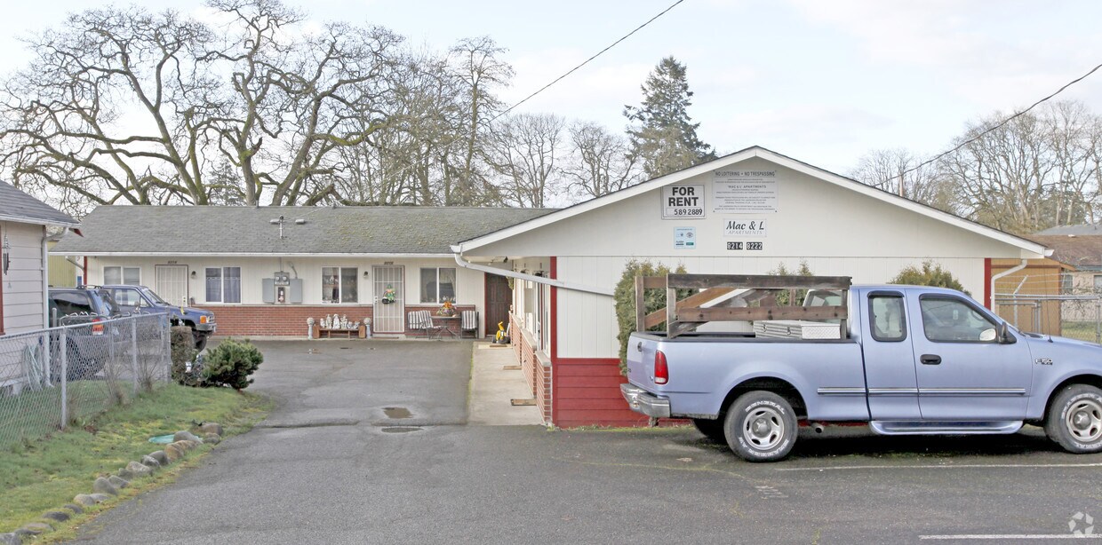 Primary Photo - 8212 Orchard St SW