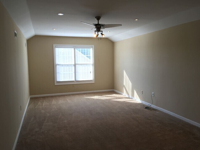 Foto del edificio - Beautiful 4 Bedroom Home