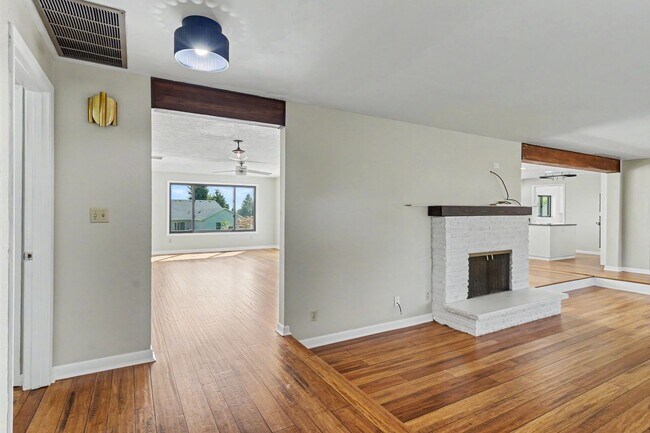 Foto del edificio - 4 bed, 2 bath single-level home in quiet West Salem neighborhood!