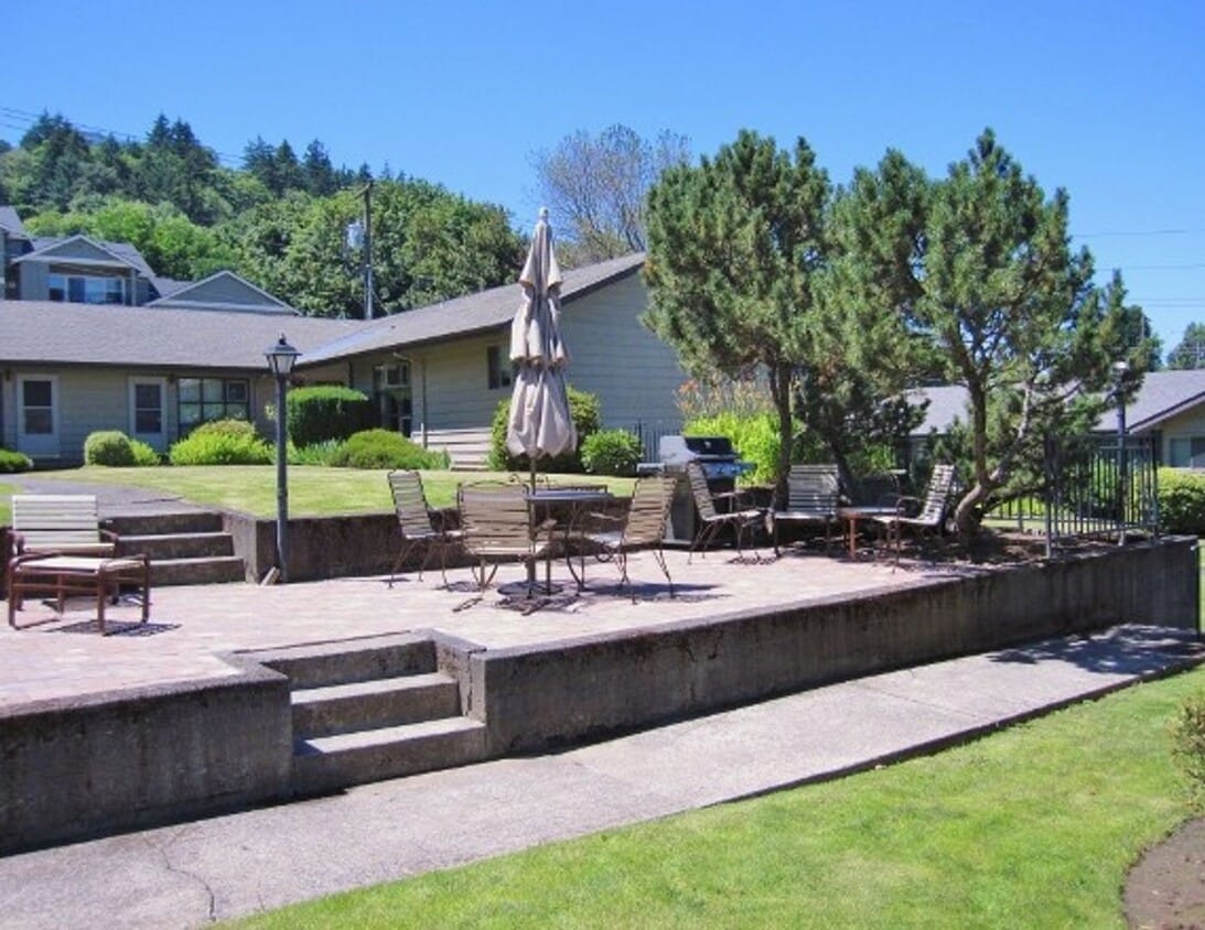 John's Landing: Mid-Century Studio w/ Walk... - John's Landing: Mid-Century Studio w/ Walk...