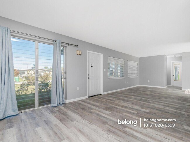 Building Photo - 691 Sharon Cir