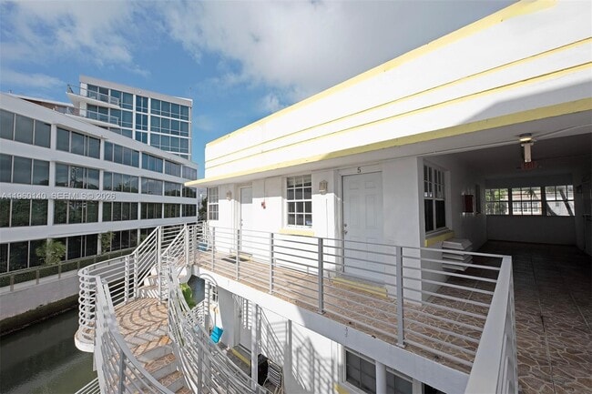 Foto del edificio - 2383 Flamingo Dr