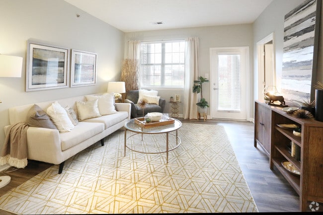 2BR, 2BA - 1,042 SF - Preakness - Living Room - Champion Farms