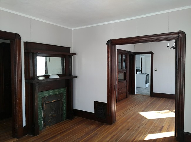 Building Photo - 20 Grant Ave