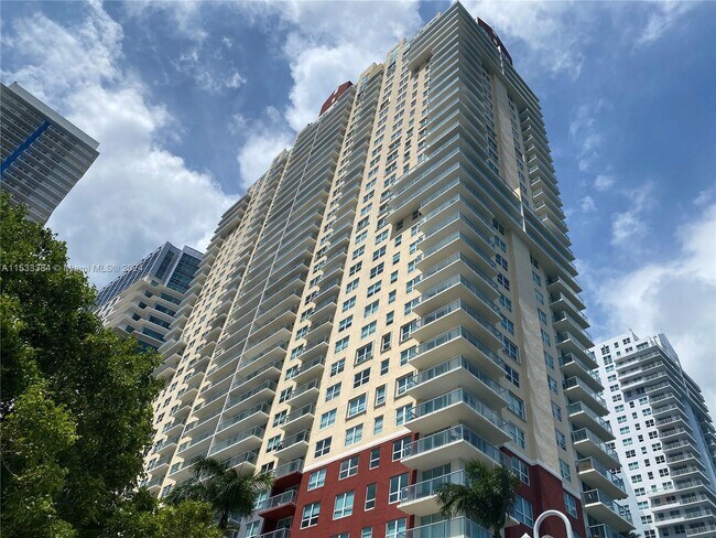 Foto del edificio - 1155 Brickell Bay Dr