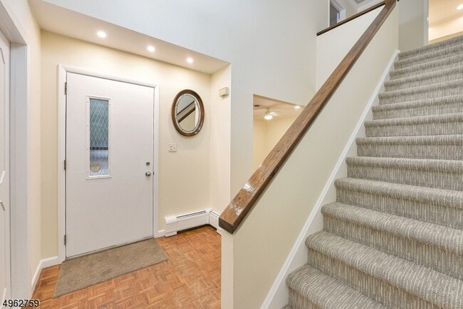 Building Photo - 436 Bromley Pl
