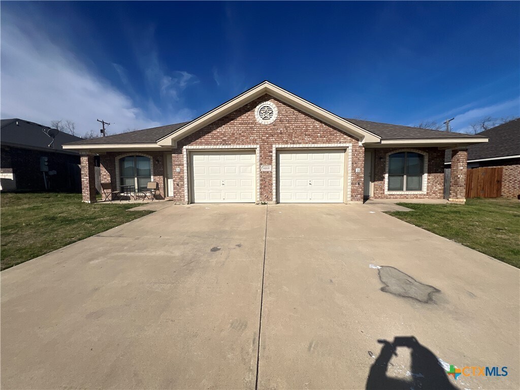 Foto principal - 4205 Cambridge Dr