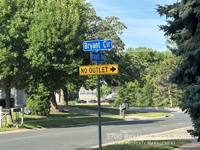 Foto del edificio - 3700 Bryant Cir