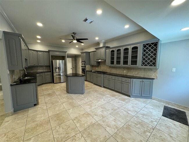 Foto del edificio - 7910 Sands Point Dr