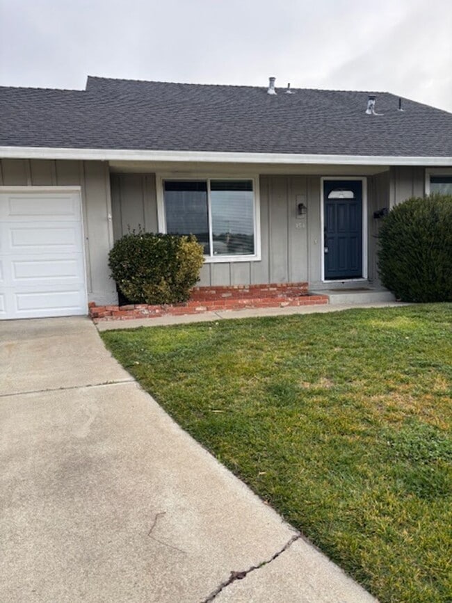 Building Photo - 454 Modoc Pl