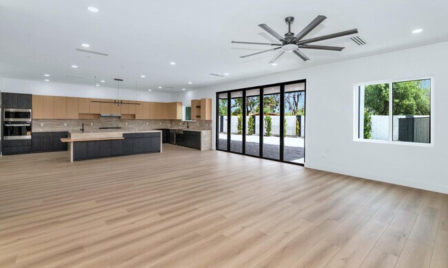 Foto del edificio - 5927 E North Ln