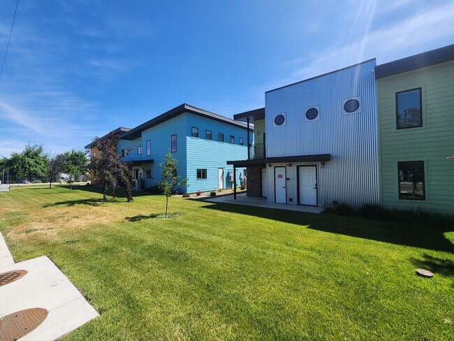 Foto del edificio - 1912 SunnyRidge Rd