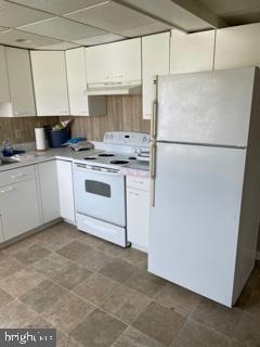 Building Photo - 831 Pequea Ave