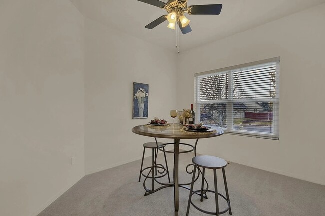 Building Photo - 3829 Range Dr