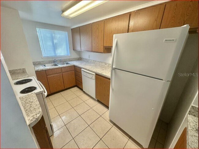 Foto del edificio - 2550 S Park Ave