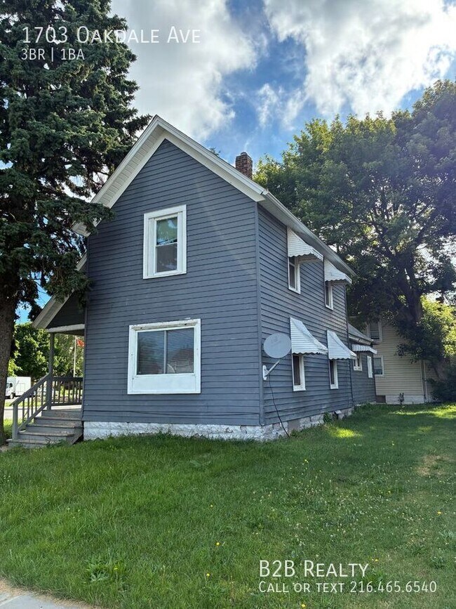 Foto del edificio - 1703 Oakdale Ave