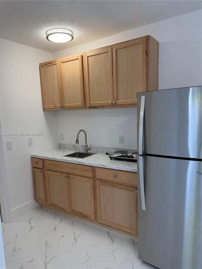 Foto del edificio - 1765 SW 21st St