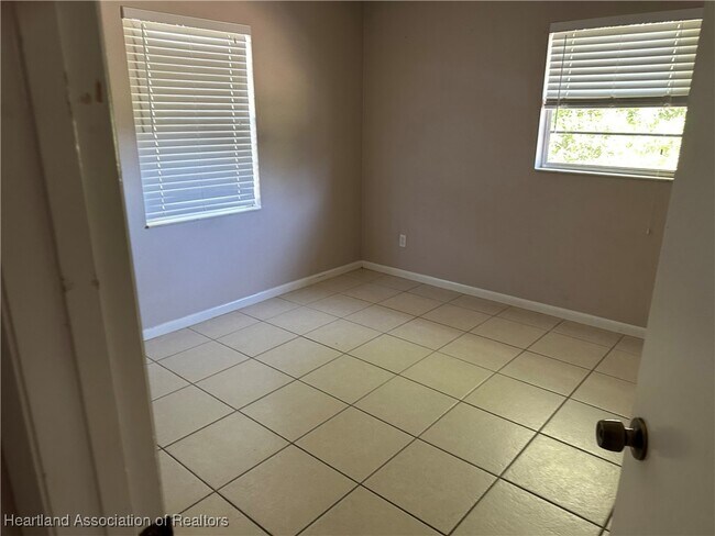 Foto del edificio - 6217 Candler Terrace