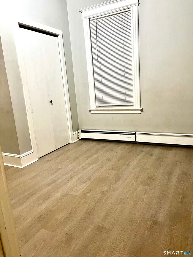 Foto del edificio - 160 Lawrence St