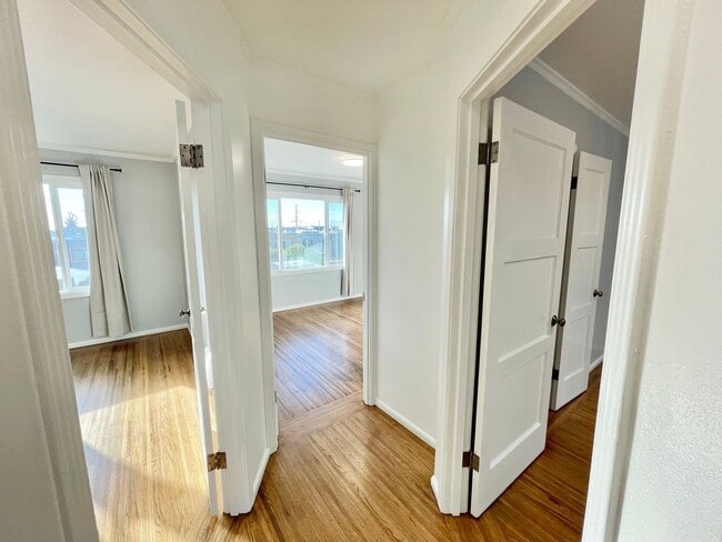 Building Photo - Beach Lover SF Home 3BR/2BA + Bonus Room! Large Yard! Outer Sunset! PROGRESSIVE