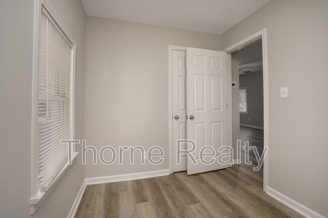 Foto del edificio - 336 Coleman Ave