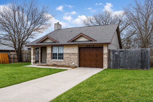 Building Photo - Charming Corner Lot Retreat: 3-Bedroom Haven in Killeen!
