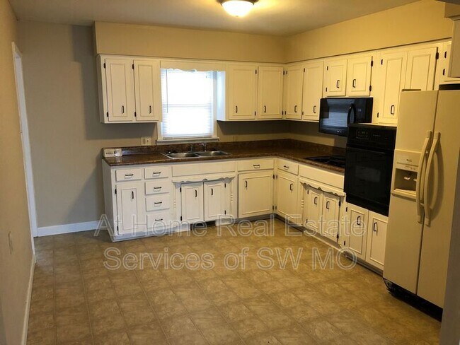 Foto del edificio - 924 W Woodridge St