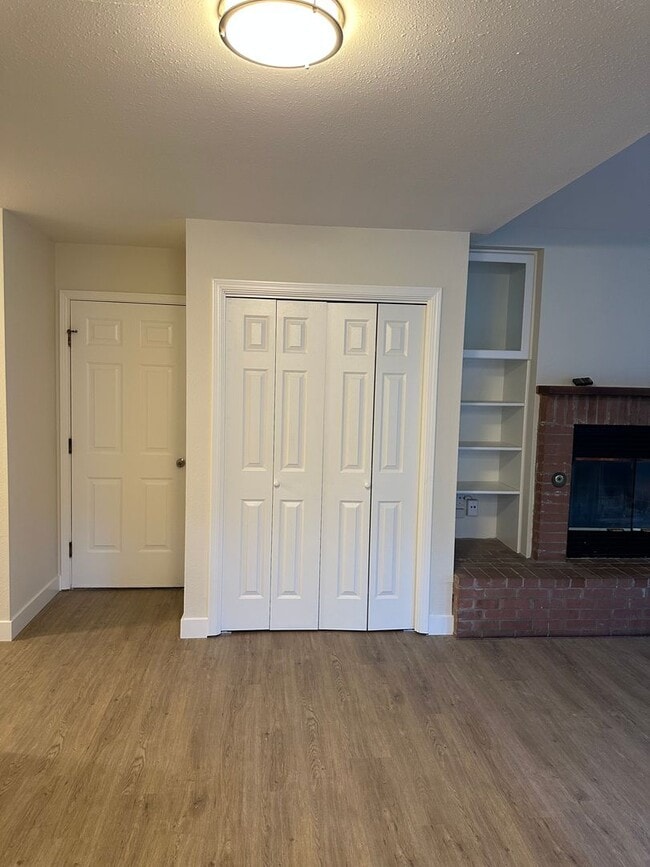 Building Photo - BOLLINI-620-624