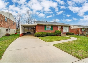 Building Photo - 6 5th Ave