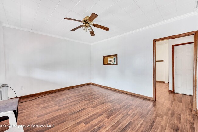 Foto del edificio - 630 E Lackawanna Ave