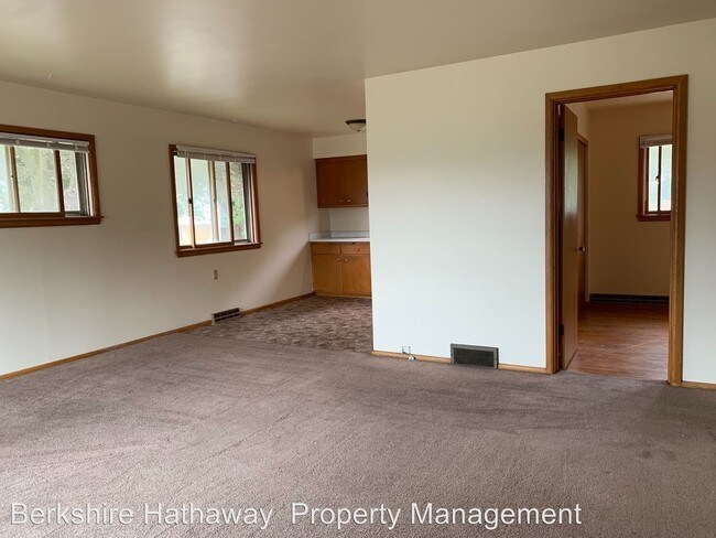 Building Photo - 5533 N 95th St