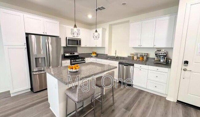 Foto del edificio - 6072 Sendero Ave