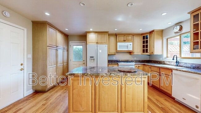 Building Photo - 1824 Midway Dr