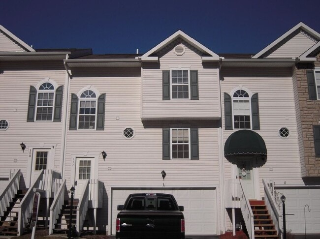 Building Photo - 137 mountain drive