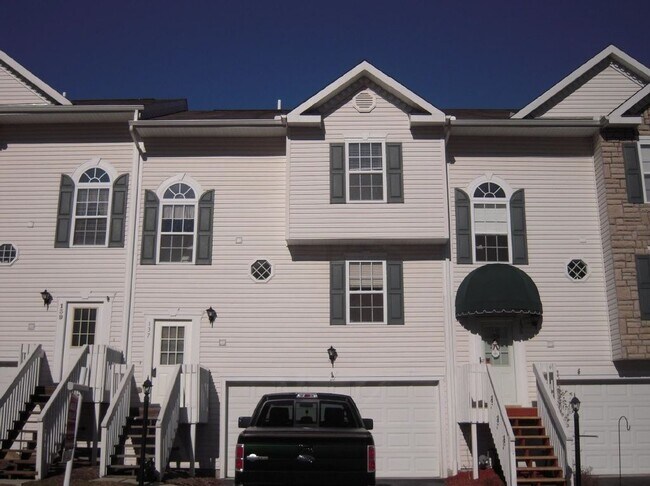 Foto del edificio - 137 mountain drive