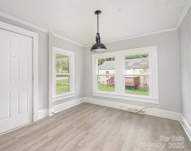 Dining Room - 123 Lincoln St