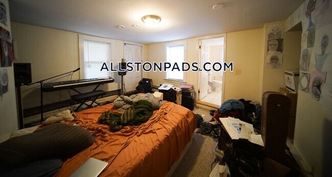 Foto del edificio - 12 Greylock Rd