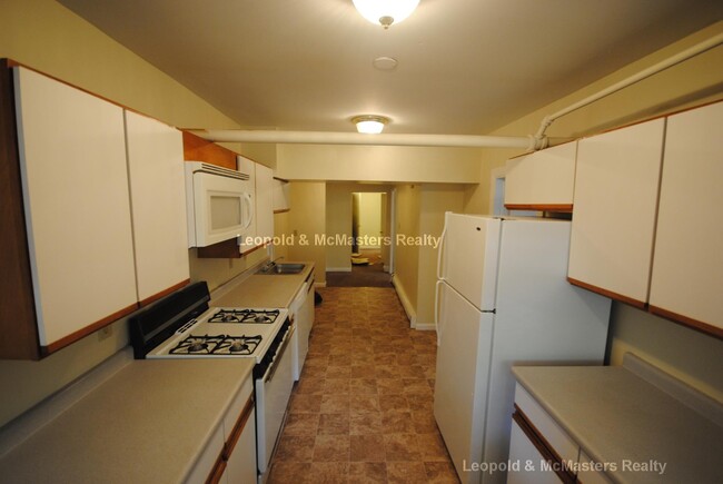 Foto del edificio - 230 Fuller St