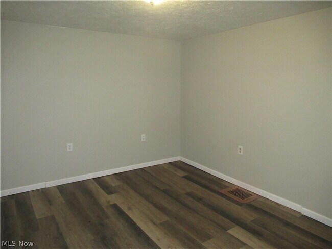 Building Photo - 193 Columbus St