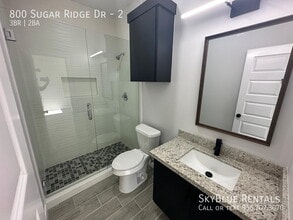 Building Photo - 800 Ridge Dr