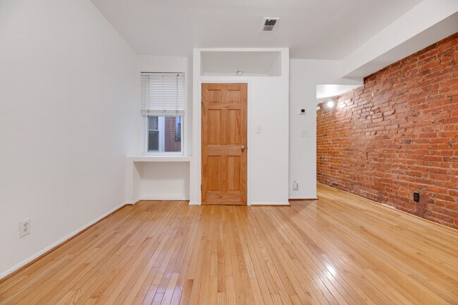 Building Photo - 1241 Duncan Pl NE