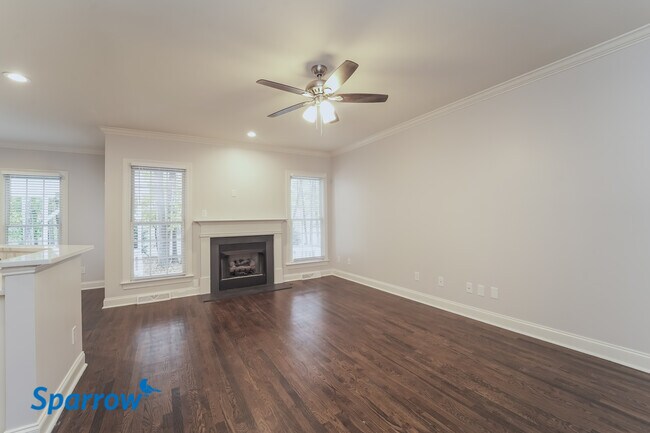 Building Photo - 15817 Kelly Park Circle