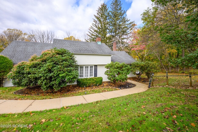 Building Photo - 19 Reids Hill Rd