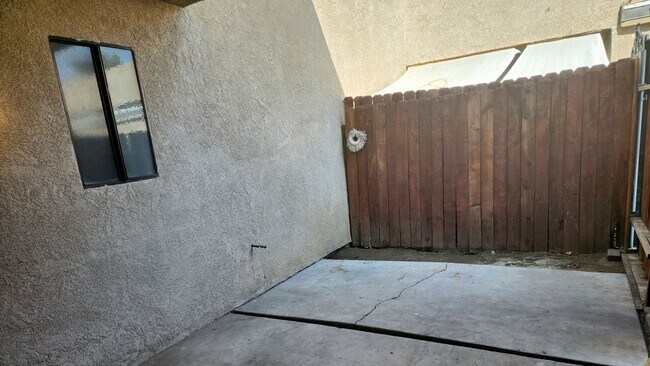 Foto del edificio - SW-3 bedrooms 2.5 baths condo