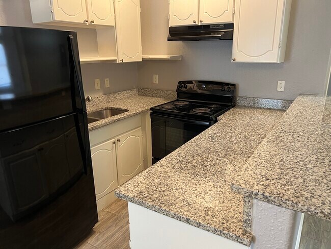 Kitchen - 300 E Lindbergh Blvd
