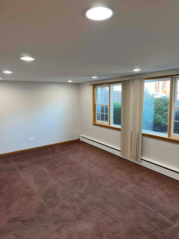 Photo - 5807 W Addison St Apartment