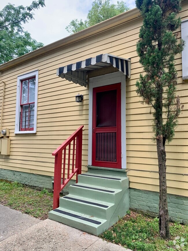 Building Photo - 2900 Ursulines Ave