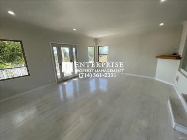 Foto del edificio - Stylish 3-Bed Highland Park Retreat with S...